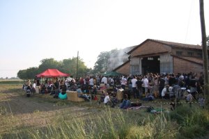 226102_2009470442685_565048_n