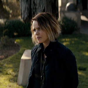 ani-black-jacket-true-detective